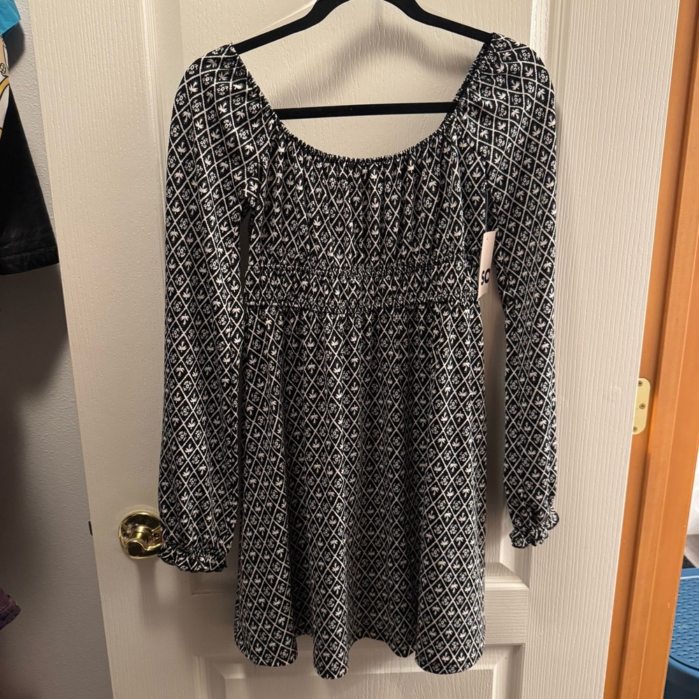 SO Black and White Geometric Palm Tree Long Sleeve Skater Dress